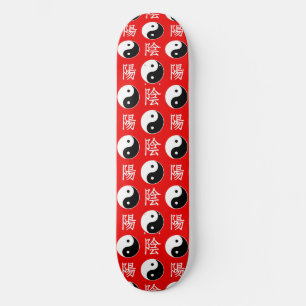 Skate Padrão Yinyang Chinês de Fundo Vermelho