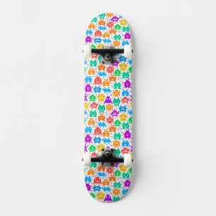 Skate Padrões de monstros pixelados coloridos fofos
