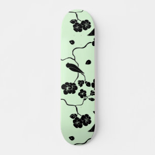 Skate Pássaros com flores de cereja pretas em verde-mint
