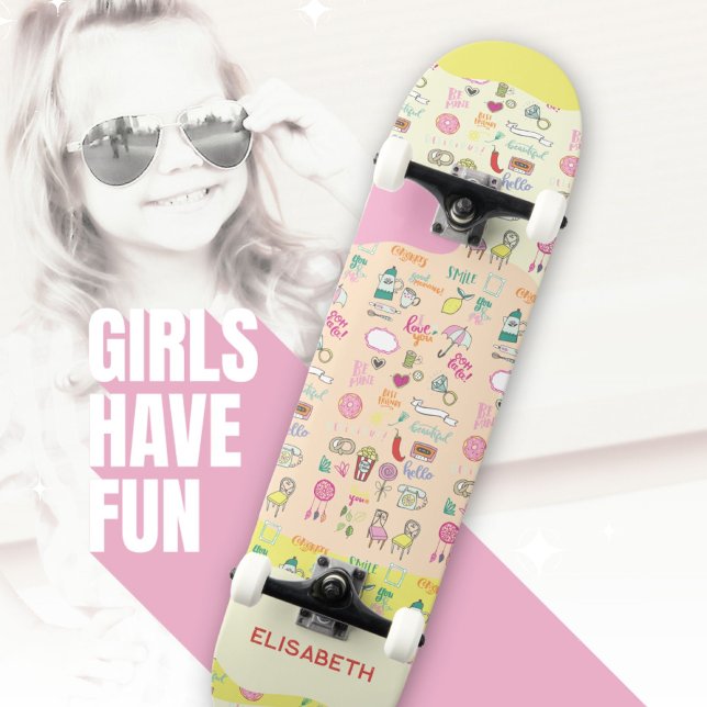 Skate Pasta rosa-branca Padrinha Padrões de Doodal Rapar (Cute Pastel Doodle Pattern Girls Name Fun Skateboard ©Susanne Sachers - Sunny Wanderlust 🌞✈️)
