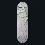 SKATE PINTURA VELHA DE ENGLAND PEELING<br><div class="desc">Uma design de tinta única e moderna e divertida,  descascando em uma antiga parede de cabine inglesa.</div>
