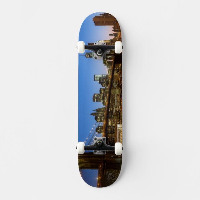 Skate Ponte de Manhattan e de Brooklyn no crepúsculo (Frente)