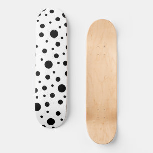 Skate Ponto Preto e Branco Moderno