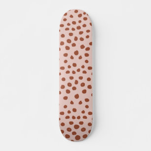 Skate Pontos em Pontos de Pêssego e Dalmáticos Castanhos