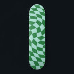 Skate Quadro De Controlo Vertical E Azul Vermelhos E Ver<br><div class="desc">Trendy,  retro psicodélico moderno distorcido e distorcido design de tabuleiro de xadrez. Anos setenta,  cheques desfiados para você. skate distorcido,  skate distorcido,  skate de cheques deformados,  skate retro anos setenta</div>