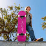 Skate Rosa Quente Branco Clássico Nome com Assinatura Cu<br><div class="desc">Crie seu próprio skate de estilo de assinatura elegante para ela. Personalize o tamanho do estilo moderno de caligrafia manuscrita curva e clássica conforme necessário para caber dentro dos trucks e rodas. Se você alterar a cor branca da fonte do script, certifique-se de verificar se a cor da sombra corresponde...</div>