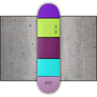 Skate Roxo brilhante e com listras de cores estranhas