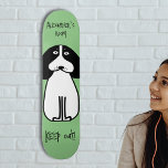 Skate Sinal personalizado de "Manter fora" da sala de cã<br><div class="desc">Adicione um toque lúdico ao seu espaço com este deck personalizado "Manter fora" do skate de placas de sinalização da Sala de Cachorros. Perfeito para amantes de cães e entusiastas de skate, este baralho apresenta uma bela ilustração em preto-e-branco em fundo vibrante. As mensagens "Quarto de Alexandre" e "Manter Fora!"...</div>