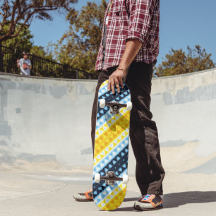 Skate Sinalizador do Orgulho Geométrico de Abstrato AroA