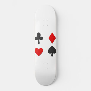 Skate Skateboards Brancos de Quatro Naipes Vermelhos e P