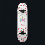 skate Strawberry Unicorn com nome<br><div class="desc">Faça deste skate de Formoreira Unicórn seu próprio skate adicionando seu texto. Para acessar ferramentas avançadas de edição,  vá para "Personalizar este modelo" e clique em "Detalhes",  role para baixo e pressione o link "clicar para personalizar mais".</div>