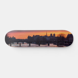 Skate Sunrise sobre Ile de la Cite e Notre Dame - Paris
