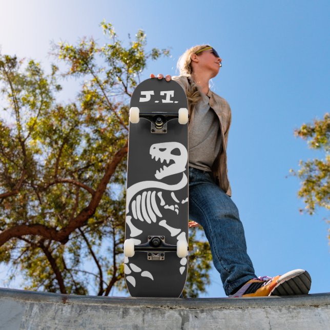 Skate T-rex com o seu (Ao ar livre 1)