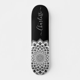 Skate Tabuleiro branco preto Mandala Padrão Monograma