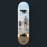 Skate Tabuleiro de Texto e Foto Personalizado e Código Q<br><div class="desc">Tabuleiro de Texto e Foto Personalizado com Código QR - Exclua sua Família/Amigos Personalizados do Design ou Presente de Painéis Pessoais - Adicione sua Foto / Texto / Código QR / mais - Redimensionar e mover ou remover e adicionar elementos / imagem com a ferramenta Personalização! Escolha fonte / tamanho...</div>