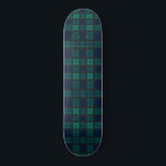 Skate Tartan Clan Black Watch Xadrez Blue Green Check<br><div class="desc">O toureiro preto do Clan Black Watch tartan verde azul-preto no skate. Faz um presente de excelente ou apenas se trata. Combine com sua roupa favorita ou nova. Você pode ter todos olhando com inveja. DICA: Combine esta toalha de mão com nossa bolsa de tote correspondente, tapete de ioga ou...</div>