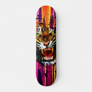 Skate Tigre Rugindo Desenho de Arte de Rua com Pintura N