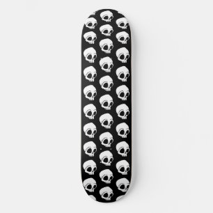 Skate Tiny White Cartoon Skulls em preto
