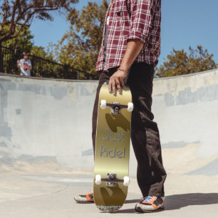 Skate Tipografia Cinza Preto Dourado Legal