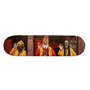 Skate Três Saddhus que senta-se no templo Nepal de
