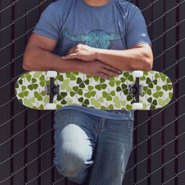 Skate Trevo Verde em uma Variedade de Tons (Ao ar livre 3)