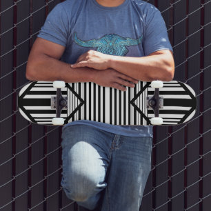 Skate Triângulo strips 2 em preto e branco