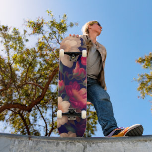 Skate Um papel de parede com um padrão floral 