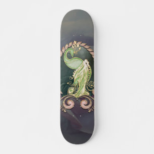Skate Um pavão majestoso em ouro e verde.