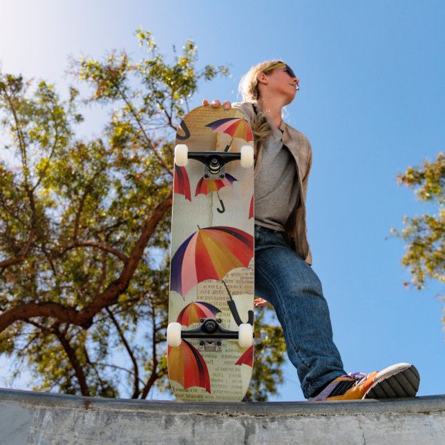 SKATE UMBRELLA PATTERNS IN A CAPTIVATING COLLAGE (Ao ar livre 1)