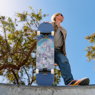 Skate Unicórnio nas Nuvens