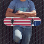 Skate USA Flag Dourado Monograma Patriótico American Ska<br><div class="desc">O americano, Stars and Stripes, Old Glory, Star-Spangled Banner, bandeira dos EUA, personalizado, personalizado, belo faux gold script / tipografia, name / monograma / iniciais, competição de mapeamento de duro-rocha de qualidade em forma de skate deck, para mostrar seu orgulho, patriotismo, amor. Faça um presente patriótico excelente para aniversário, dia...</div>