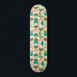 Skate Verde e Pêssego Modernos Geométricos<br><div class="desc">Um padrão geométrico moderno em tons de verde e rosa. Inspirado pela design moderna do século médio,  este padrão tem formas e círculos ousados no olhar gráfico moderno.</div>