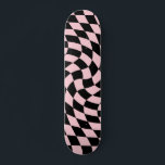 Skate Verificações de cor-de-rosa preto retroativo disto<br><div class="desc">skate moderno e psicodélico retrô</div>
