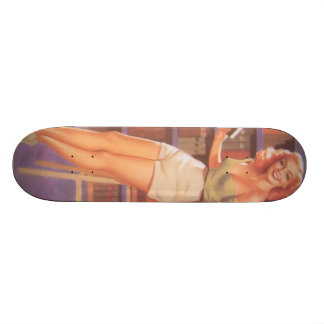 Skate Vintage Nerdie Pin Up Girl