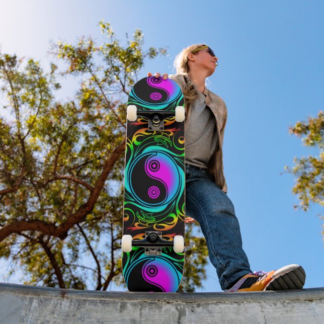 Skate Yin Yang Psychedelic Rainbow Tattoo (Ao ar livre 1)