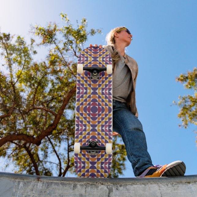 Skateboard Círculos Retro em Destaque (Ao ar livre 1)