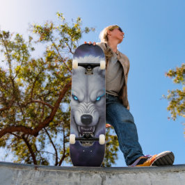  Skateboard com cabeça de lobo branco rosnando 