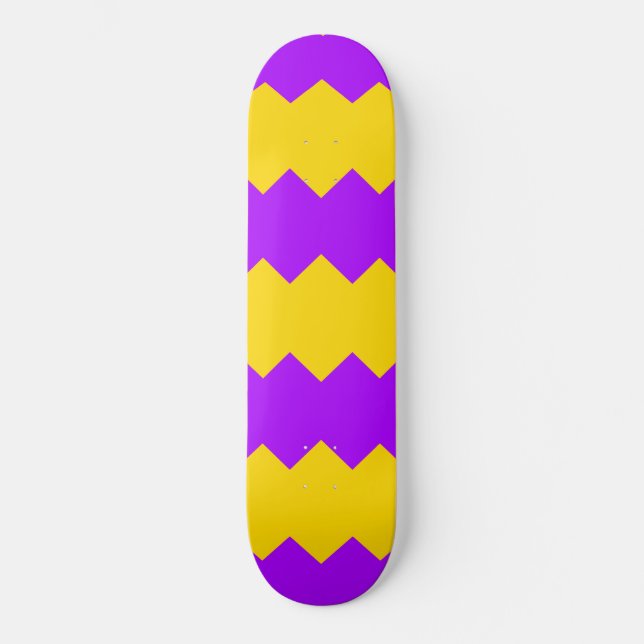 Skateboard com Listras Zig Zag Amarelas e Roxas (Frente)