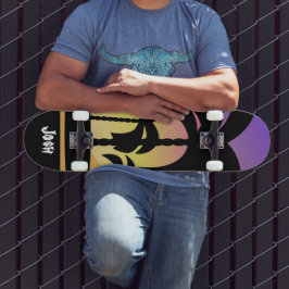 Skateboard com padrão roxo preto de palmeiras