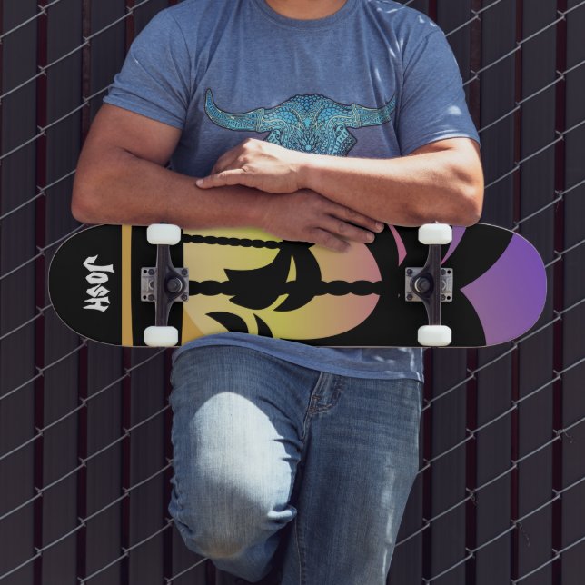 Skateboard com padrão roxo preto de palmeiras (Ao ar livre 3)