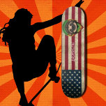 Skateboard Personalizada Americana Cute Sloth<br><div class="desc">A Pista Americana Personalizada de Cute Sloth é sobre se divertir, e há algo para todos na nossa área de skate. Um skate fabuloso garantiu que levanta um sorriso! . Mostre seu orgulho americano ou dê um presente especial com este skate americano Flag em um angustiado design de grunge vestido...</div>