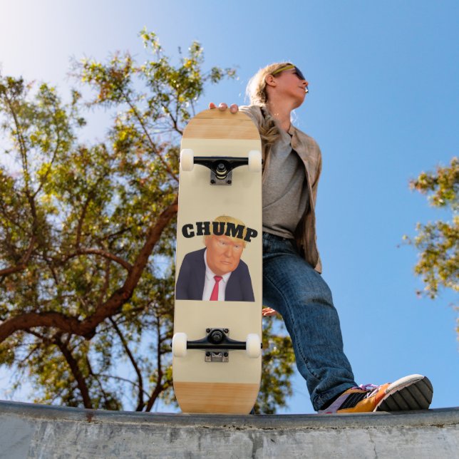 Skateboard Trump/Palanque (Ao ar livre 1)