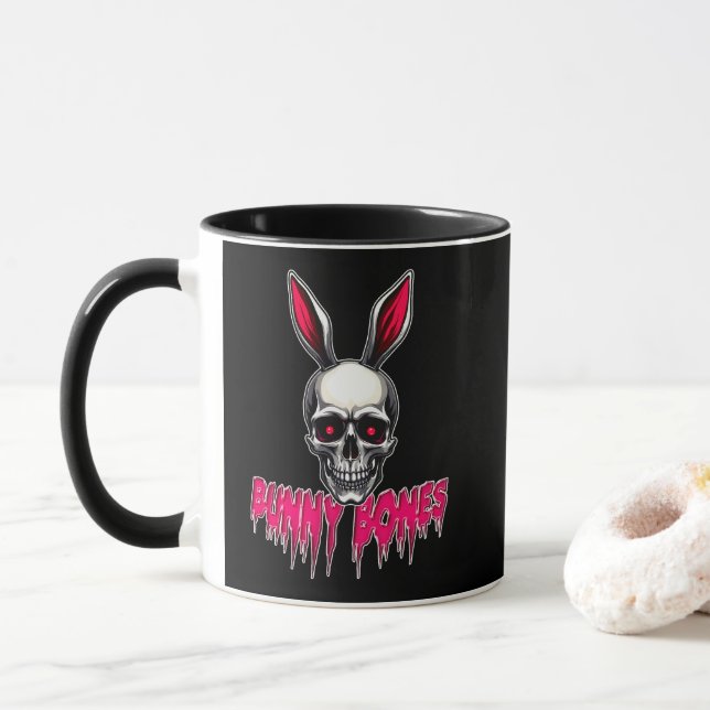Skull Bunny – Dark Easter Art - caneca (Com Donut)