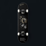 Skull "sua vez" skate com aspas personalizadas<br><div class="desc">Torne este skate seu próprio conteúdo adicionando seu texto. Para acessar ferramentas avançadas de edição, vá para "Personalizar este modelo" e clique em "Detalhes", role para baixo e pressione o link "clicar para personalizar mais". Ideal para qualquer ocasião como aniversário ou graduação, para skatistas que amam o estilo do grafite....</div>