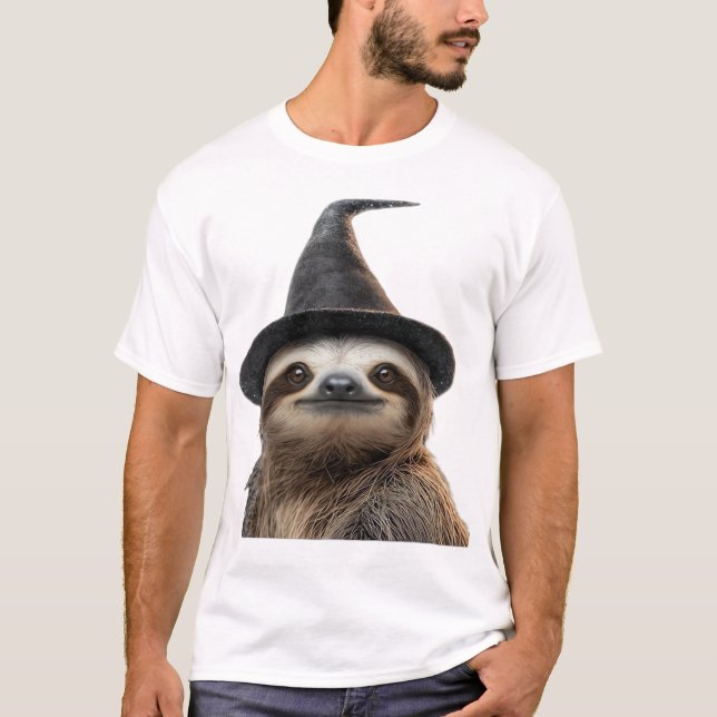 Sloth Wearing Halloween Witch Hat Classic T-Shirt (Frente)