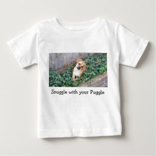 Snuggle com seu t-shirt do bebê de Puggle