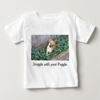 Snuggle com seu t-shirt do bebê de Puggle