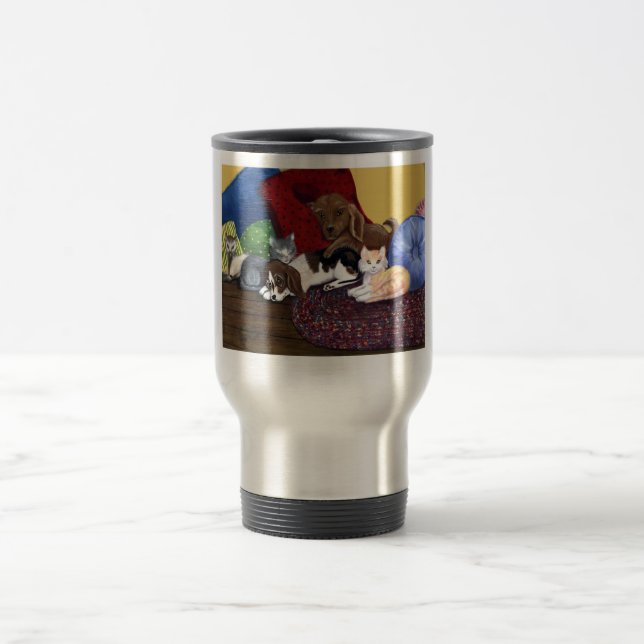 Snuggled acima da caneca de viagem (Centro)