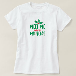Sob o t-shirt do visco