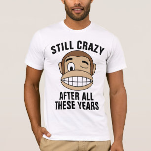 SOBRE A CAMISA DE ANIVERSÁRIO T-SHIRTS, AINDA LOU